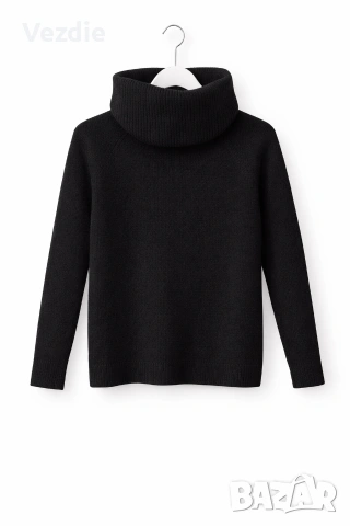 Черен пуловер