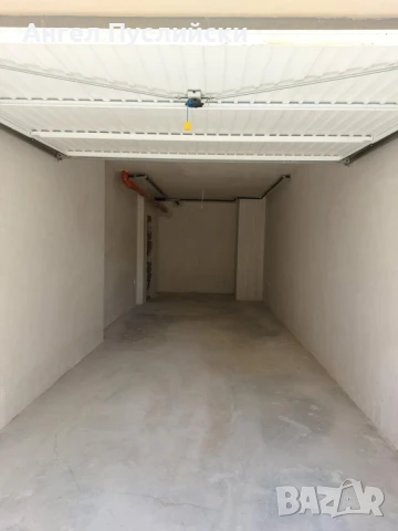 Двоен гараж под наем кв. Остромила, снимка 4 - Гаражи и паркоместа - 50541117