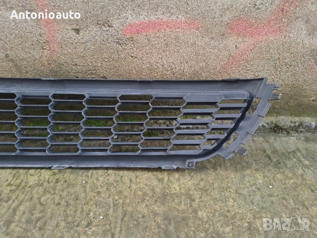 Решетка предна броня фолксваген поло volkswagen polo 6R0853677A 2009 - 2014, снимка 4 - Части - 52492852