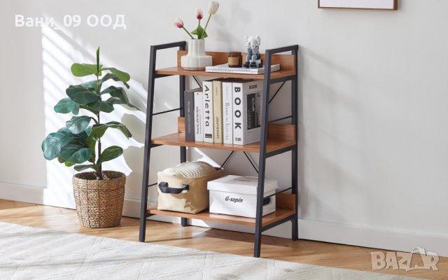 Компактна етажерка в индустриален стил