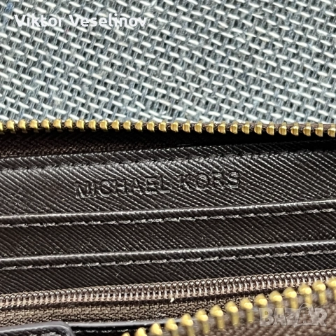 Оригинално Michael Kors Signature Logo Zip Around Портмоне, снимка 7 - Портфейли, портмонета - 52888309