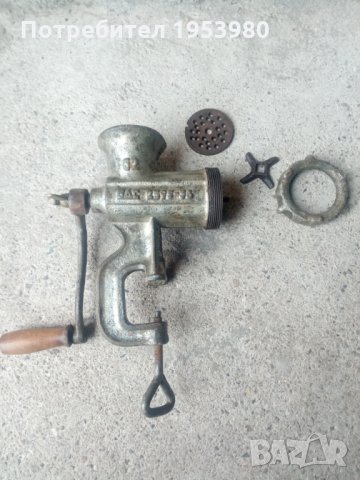 Стара ръчна месомелачка, снимка 1 - Антикварни и старинни предмети - 35532440