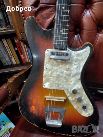Българска електрическа китара Орфей, снимка 5 - Китари - 53606624
