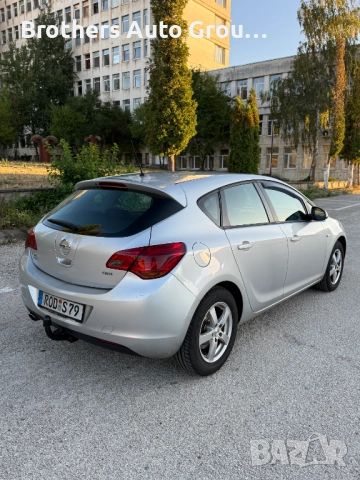 Opel Astra J 1.7 CDTI 110 к.с. 2010 г. - Бартер, снимка 4 - Автомобили и джипове - 52053355