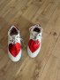 Love Moschino, Кожени спортни обувки със сърцевидна апликация, Бял/Червен, снимка 17