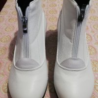 Нови бели боти, снимка 1 - Дамски боти - 43712249
