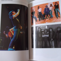 Книга "Двете страни на славата AC/DC-Пол Стенин" - 304 стр., снимка 8 - Художествена литература - 36560071