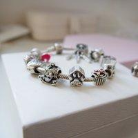  Талисман Pandora Disney, Minnie Cupcake, снимка 5 - Гривни - 25978308