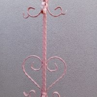 Закачалка и щендер от ковано желязо в розово, снимка 1 - Други стоки за дома - 40623000