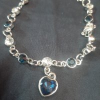 Красива посребрена гривна със блестящи камъчета сърце, снимка 2 - Гривни - 35287625