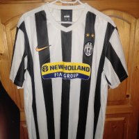 Продавам футболна тениска на Ювентус/Juventus Сезон 2009/2010, снимка 1 - Спортни дрехи, екипи - 41894665