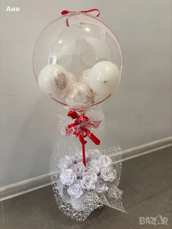 Балон с кашпа от рози, снимка 1