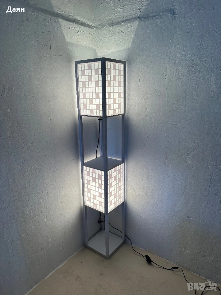 Подова лампа HOMCOM с мрежест дизайн и 2-степенни рафтове , снимка 1