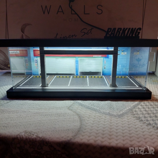 Гараж диорама за 5 коли в мащаб 1-64 , снимка 1