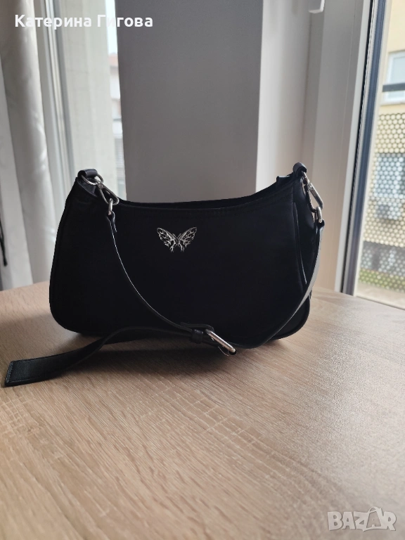 Черна чанта Bershka, снимка 1