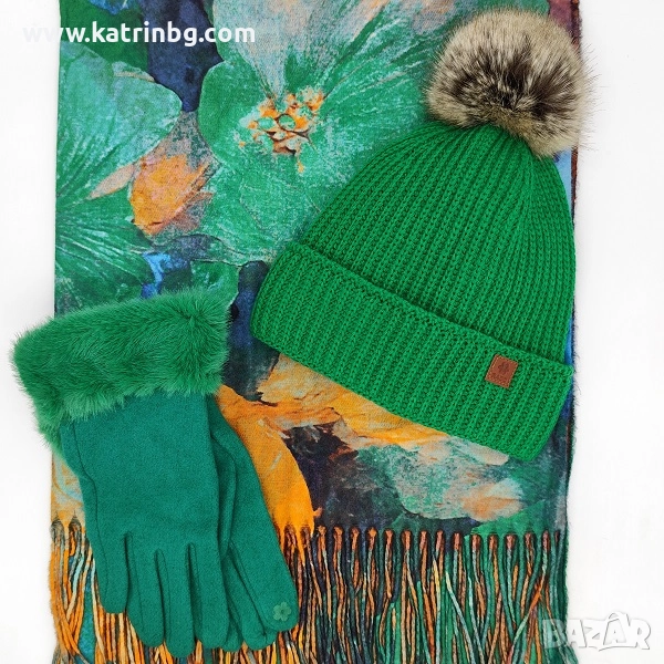 Комплект шапка, шал и ръкавици в зелено-Подарък за жена Код на продукта:DAK-0015, снимка 1