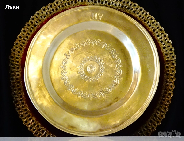 Бронзова чиния,плато,пано 850 гр.,27 см.,релеф,позлата. , снимка 1