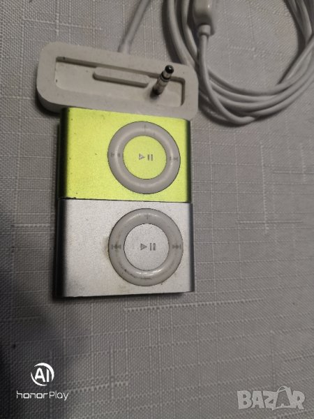 iPod shuffle - 2 бр. , снимка 1