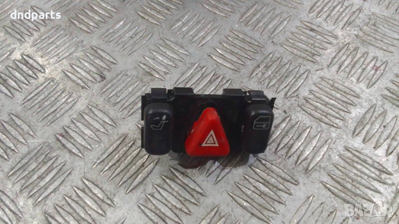 Бутон аварийни светлини Mercedes C-Class W202 1996г.	, снимка 1