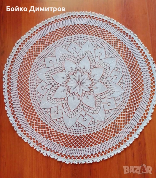 Продавам кръгла плетена покривка, снимка 1