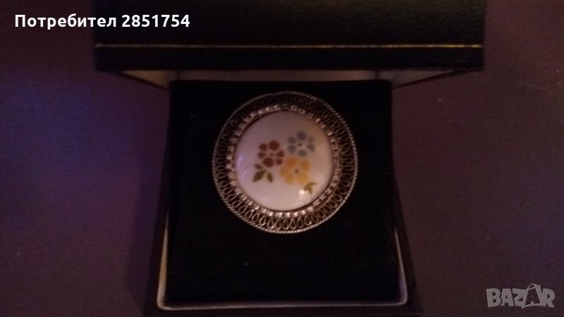 Старинна брошка сребърен филигран и рисуван порцелан , снимка 1