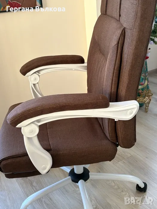 Офис стол с масажираща възглавница и подвижна поставка за крака , снимка 1