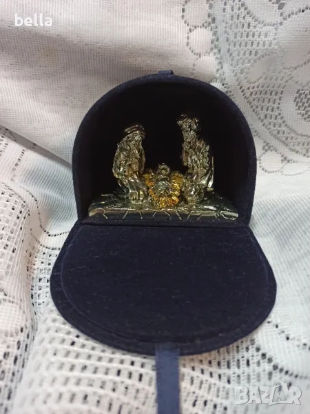 Сцената- Рождество Христово -Дева Мария Йосиф и детето Исус  -ламинирано сребро, снимка 1