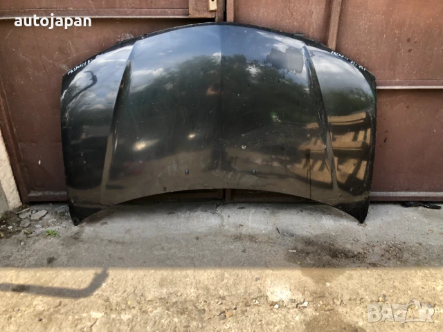 Преден капак Mazda Premacy 2002г