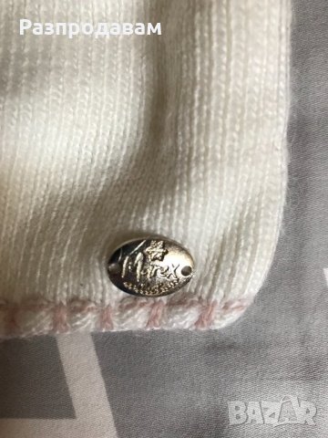 Бяла шапка с помпони, снимка 2 - Шапки, шалове и ръкавици - 26719587