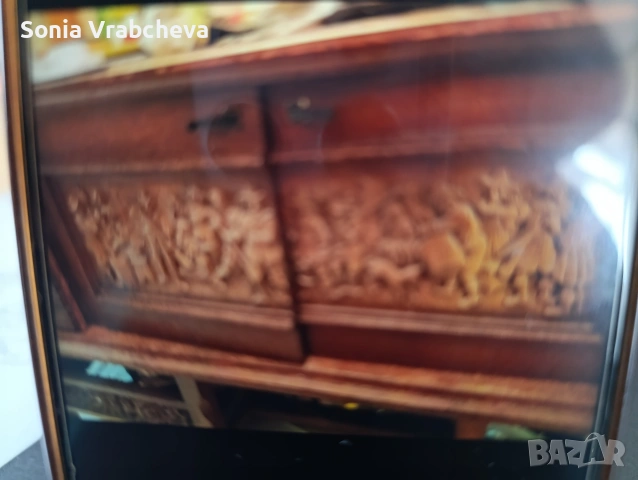 Античен шкаф с уникална дърворезба 