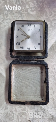 Стар механичен часовник 
