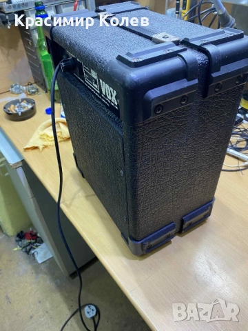 Китарно кубе Vox