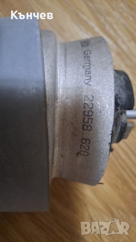 Комплект 2 бр. тампони за двигател Ауди А4 B6/B7 - НОВИ, снимка 5 - Части - 53562943