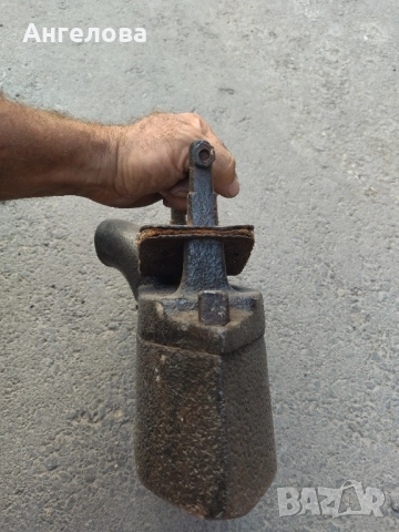 Стара ютия , снимка 6 - Антикварни и старинни предмети - 51639027