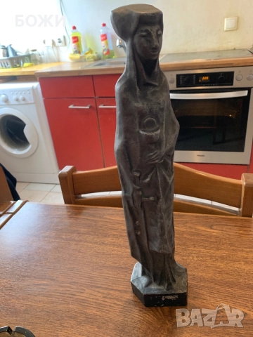 Красивa статуетка на Света Барбара – идеален подарък