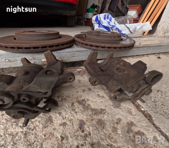 Задни спирачни апарати от VW T5, снимка 5 - Части - 51943805