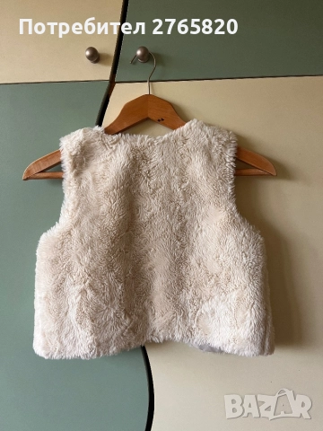 Пухкаво елече  H&M за момиче, снимка 3 - Детски якета и елеци - 51987626