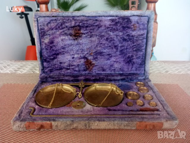Продавам миниатюрна,антикварна паланца(кантар).Бронз(месинг,мед), снимка 1 - Антикварни и старинни предмети - 43581457