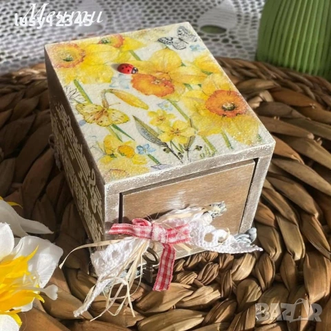 Кутийка-Слънчеви нарциси!