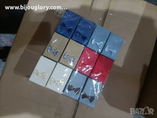 Картонени кутии за бижута.Размер 5х8х3 см.