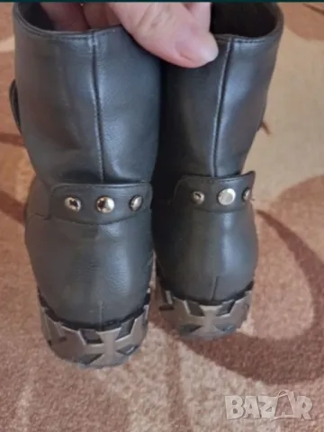 Боти, снимка 2 - Дамски боти - 49753312