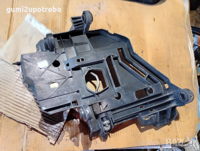 Основа Държач Фар Дясна Страна 95563104202 Porsche Cayenne S 4.5 2005г 9PA, снимка 3 - Части - 52008072