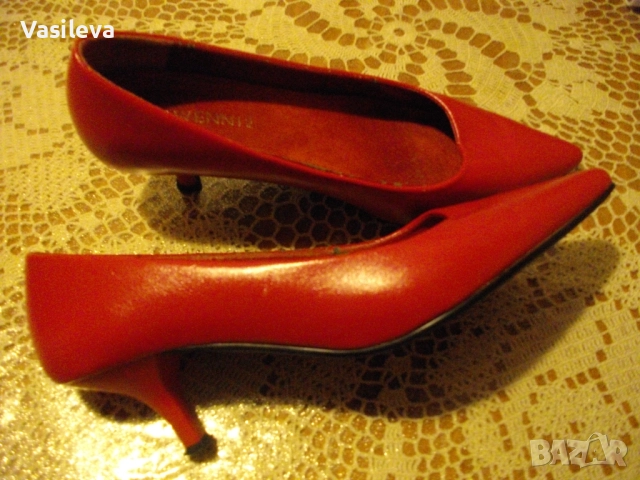 Дамски червени обувки с тънък ток, снимка 2 - Дамски ежедневни обувки - 52456635