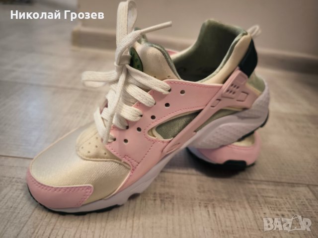 Nike Спортни обувки Huarache с дизайн с цветен блок, снимка 1 - Маратонки - 43996733