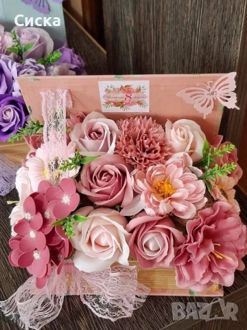Кутии книги със сапунени цветя в розово и лилаво, снимка 6 - Подаръци за жени - 45496092