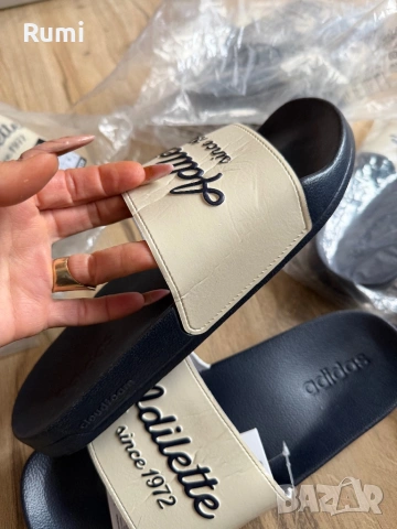 Чисто нови оригинални чехли adidas adilette ! 42,43 н, снимка 2 - Мъжки чехли - 53385537