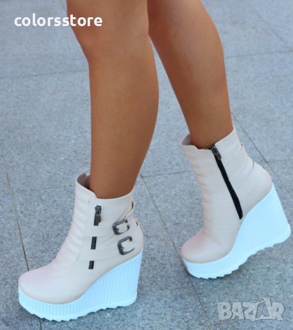 Боти на платформа - бежова кожа с бяло ходило - B2001