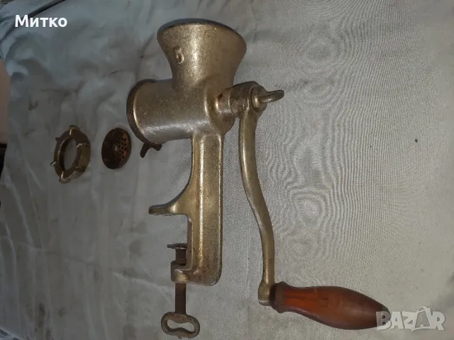 Ръчна машинка за мелене на месо.Размер 5, снимка 3 - Обзавеждане на кухня - 48523081