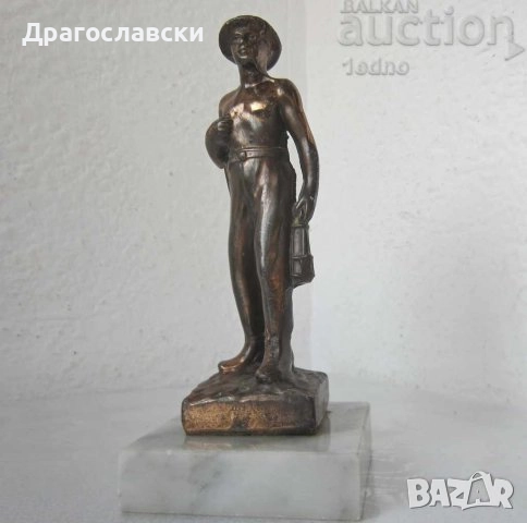 Миньор с каска и лампа статуетка фигура, пластика, автор, подпис R.Scali метал, снимка 10 - Декорация за дома - 28880497