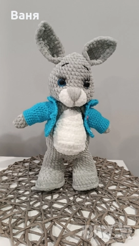 Ръчно плетено зайче, снимка 6 - Плюшени играчки - 52093276